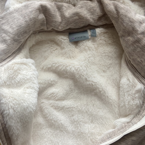 Cozy Athleta hooded zip up with Sherpa lining. - Picture 5 of 5
